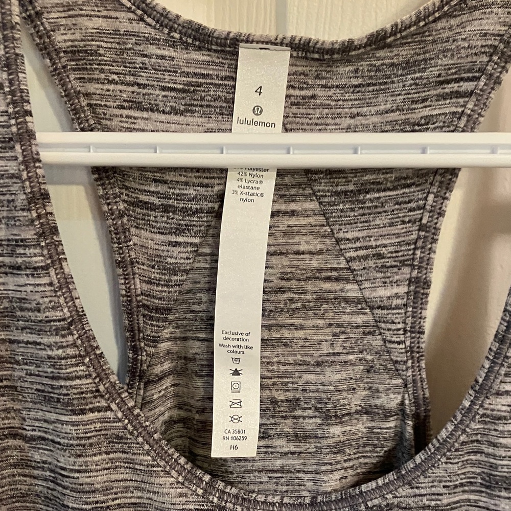 Lululemon Essential Tank - Picture 2 of 5